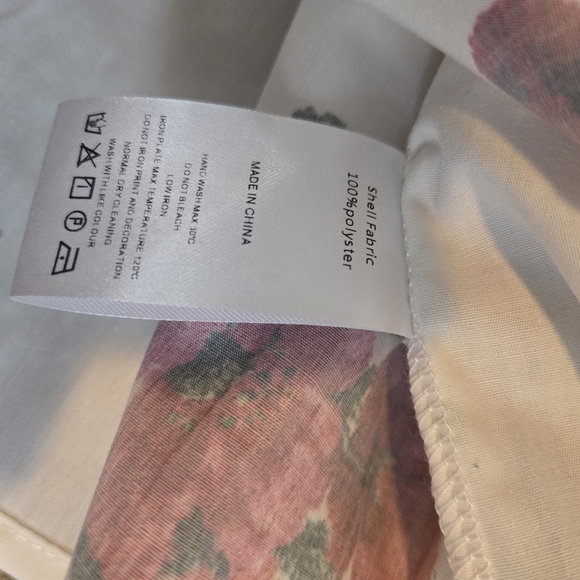 NWT Haute Rogue Floral Off The Shoulder Blouse Size Large - Picture 6 of 7